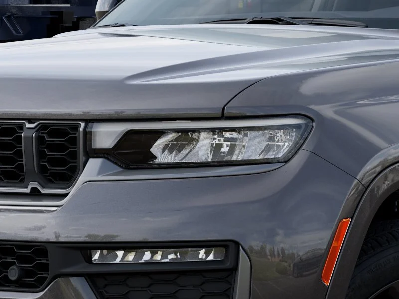 New 2026 Baltic Gray Metallic Clear-Coat Exterior Paint Jeep Limited Reserve image 12