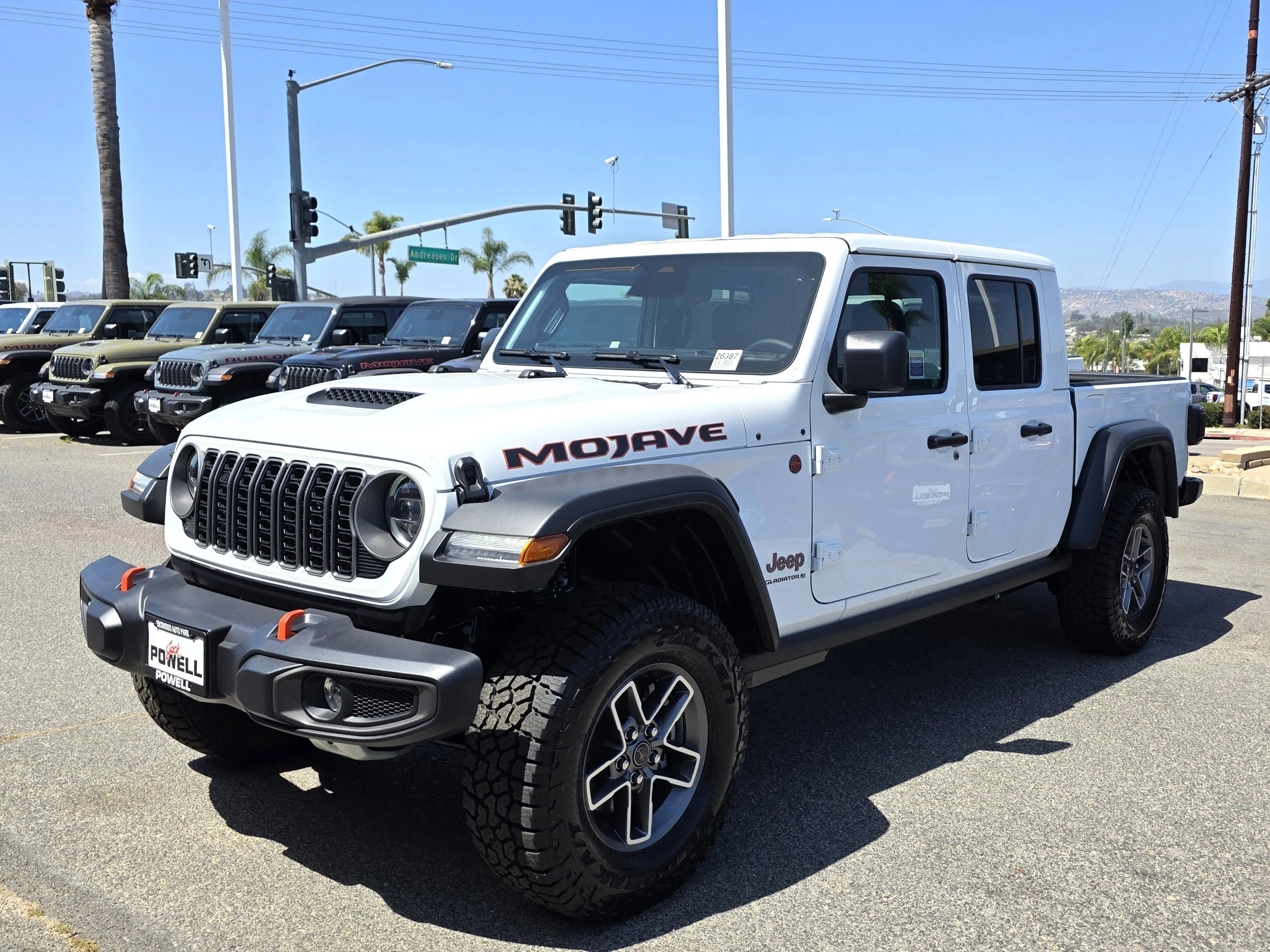 New 2026 Bright White Clearcoat RAM Tradesman image 18