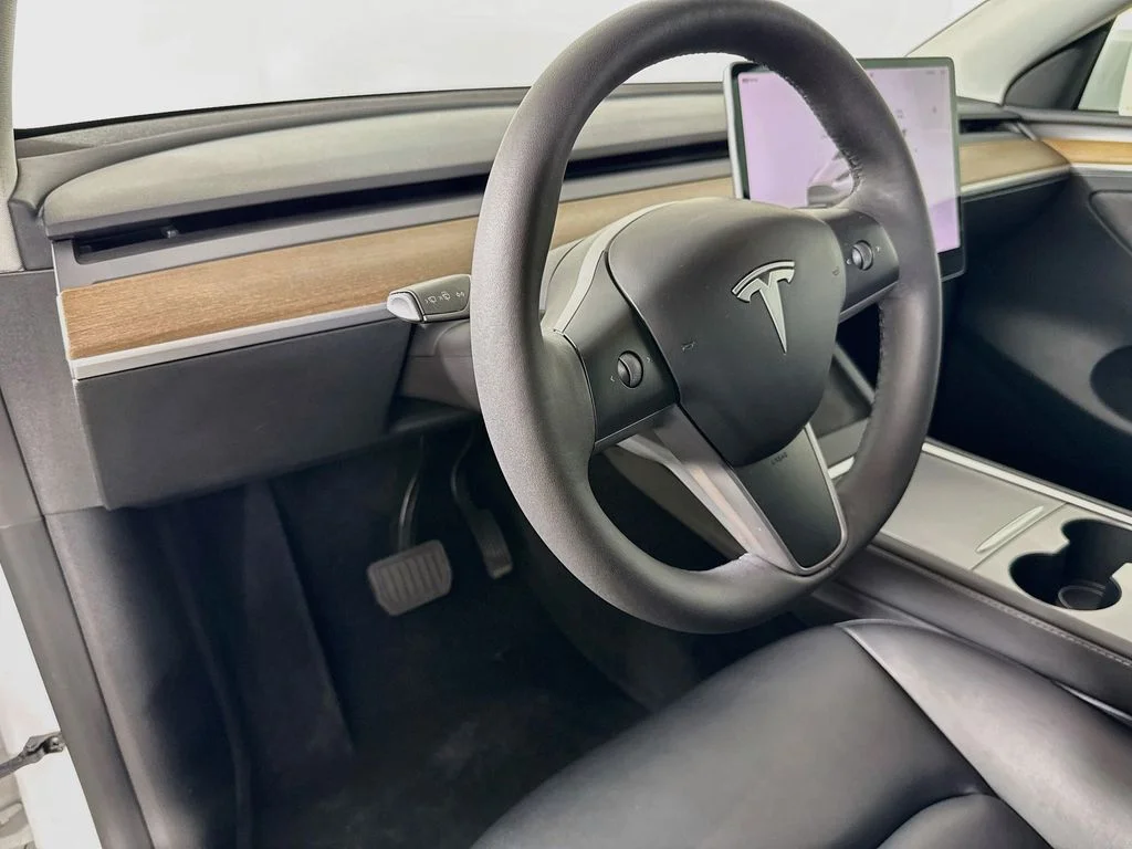 Used 2023 White Tesla Long Range image 9