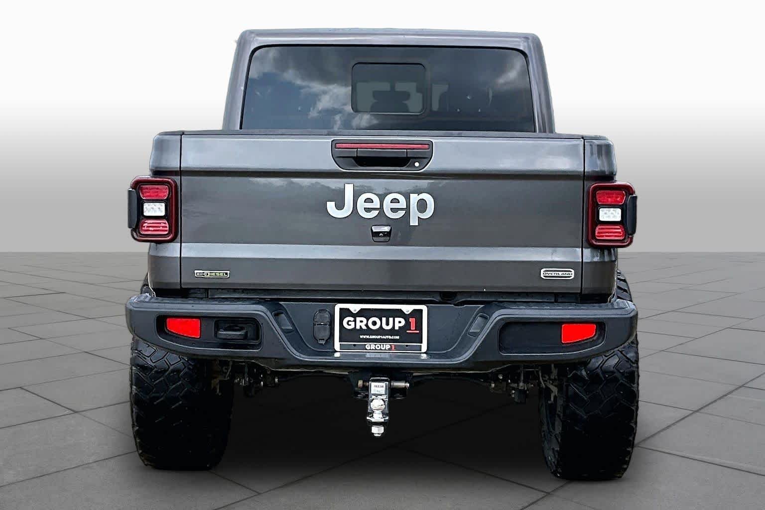 Used 2021 Granite Crystal Metallic Clearcoat Jeep Overland image 5