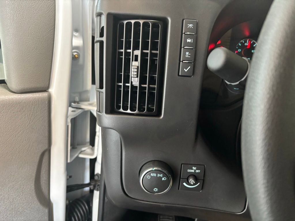 2025 Chevrolet Express Cargo Work Van - Photo 25