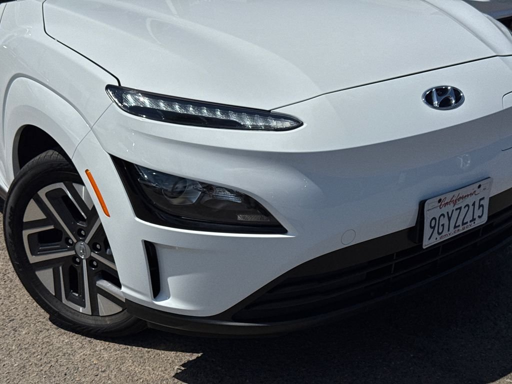 Used 2023 White Hyundai SEL image 6