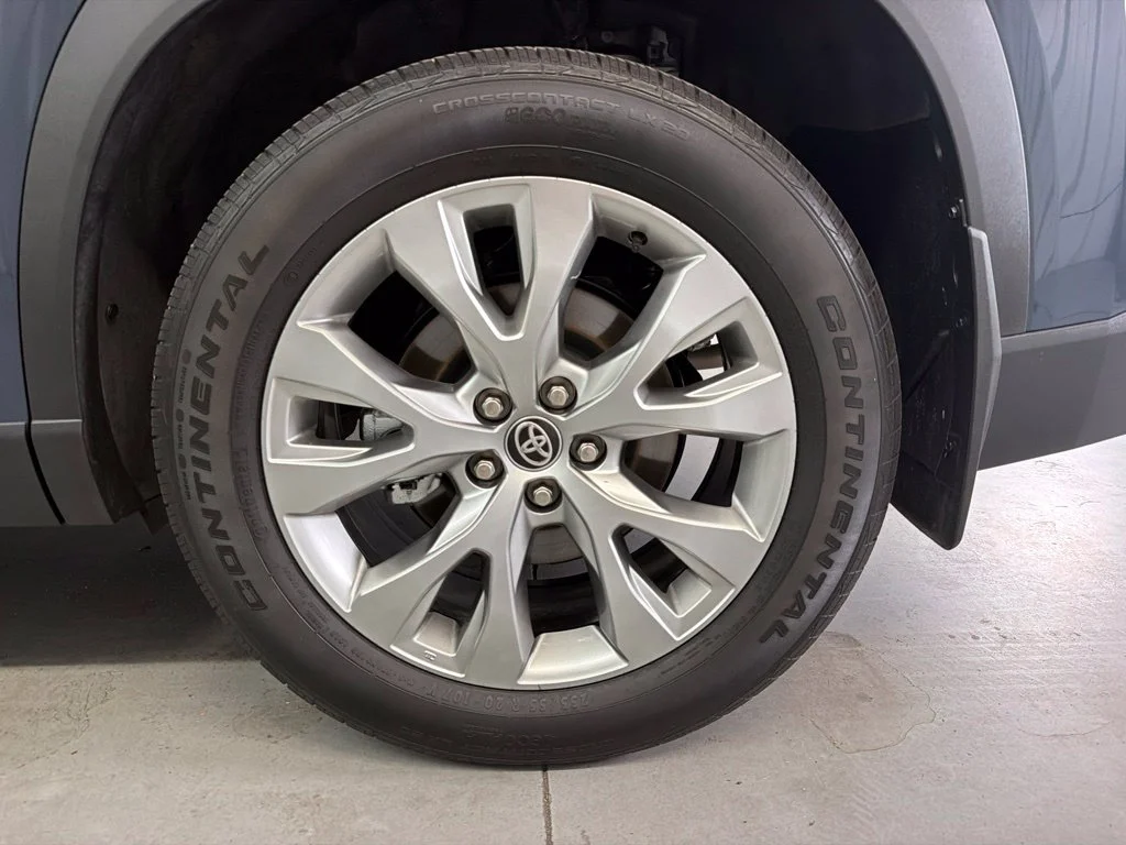 Used 2026 Cloud Toyota Limited image 9