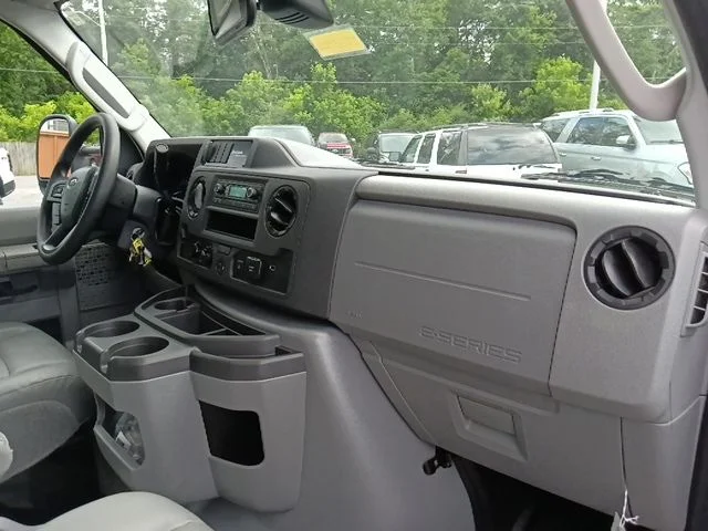 New 2026 Oxford White Ford E-450 DRW image 31