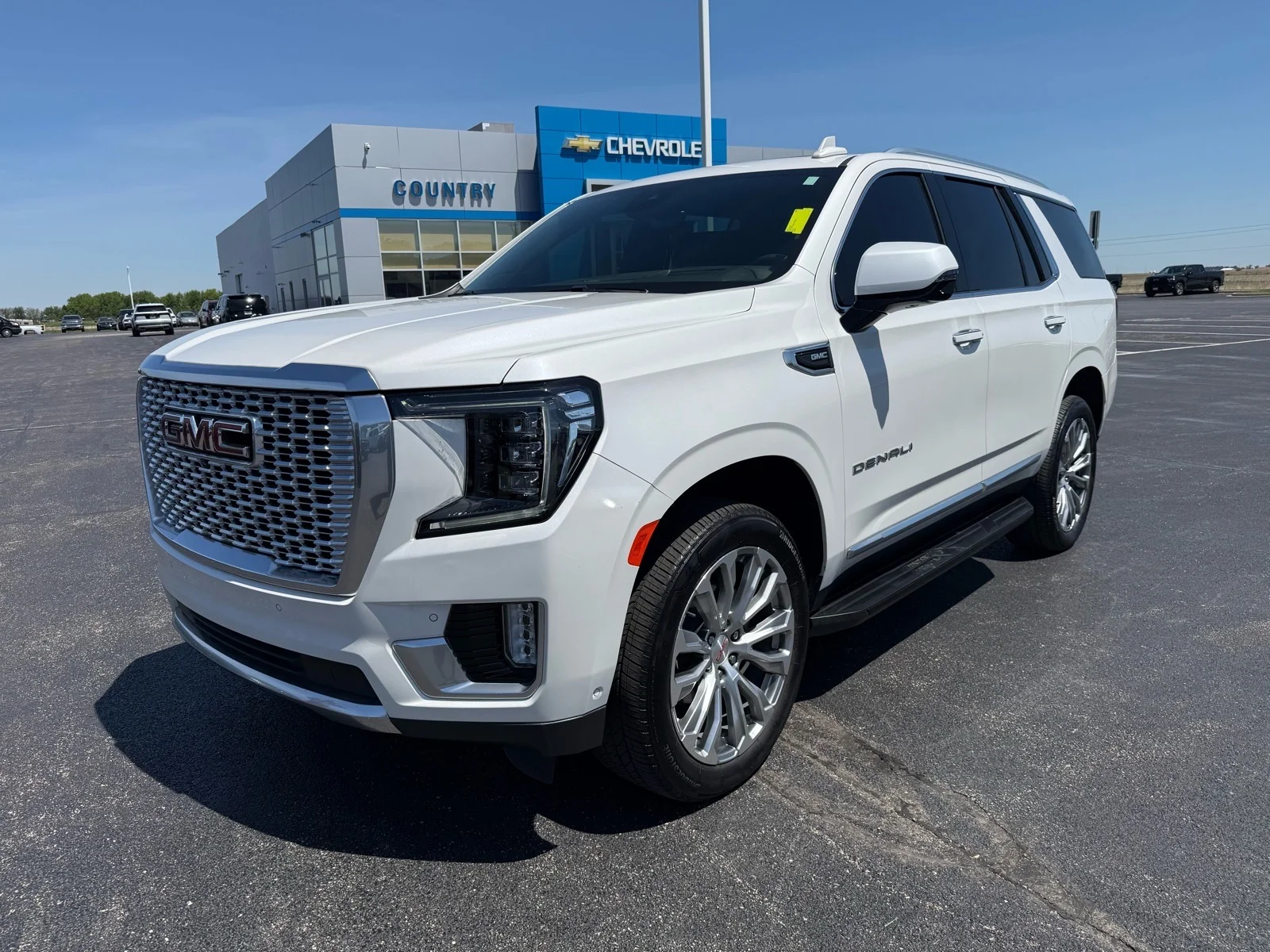 Used 2024 White Frost Tricoat GMC Denali image 9