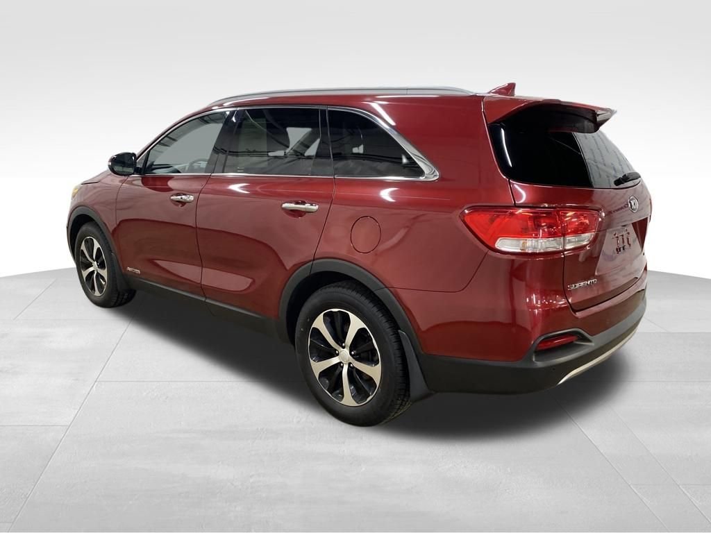 Used 2016 Kia Sorento EX with VIN 5XYPHDA57GG040010 for sale in North Huntingdon, PA