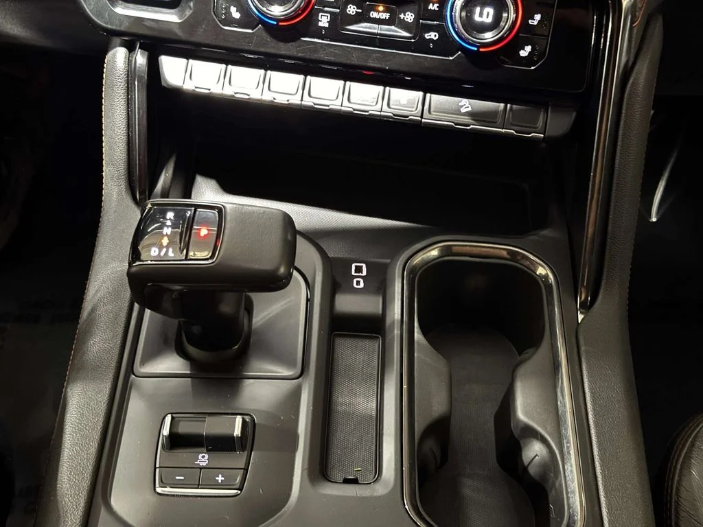 Used 2022 Silver GMC AT4 image 18