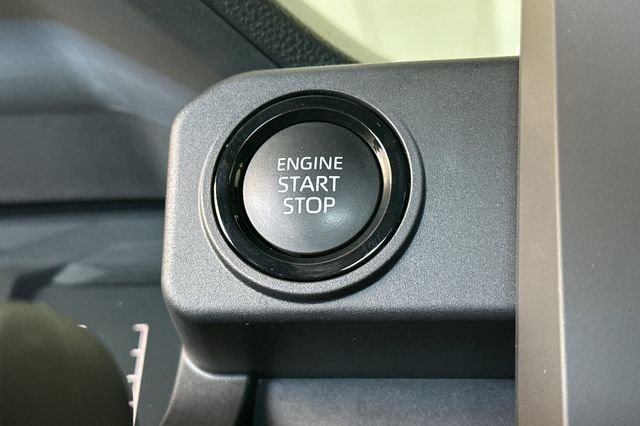 Used 2025  Toyota SR5 image 24