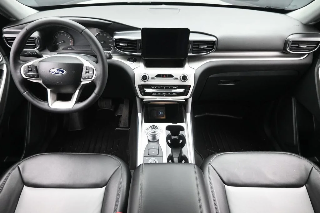 Used 2024 Gray Ford XLT image 16