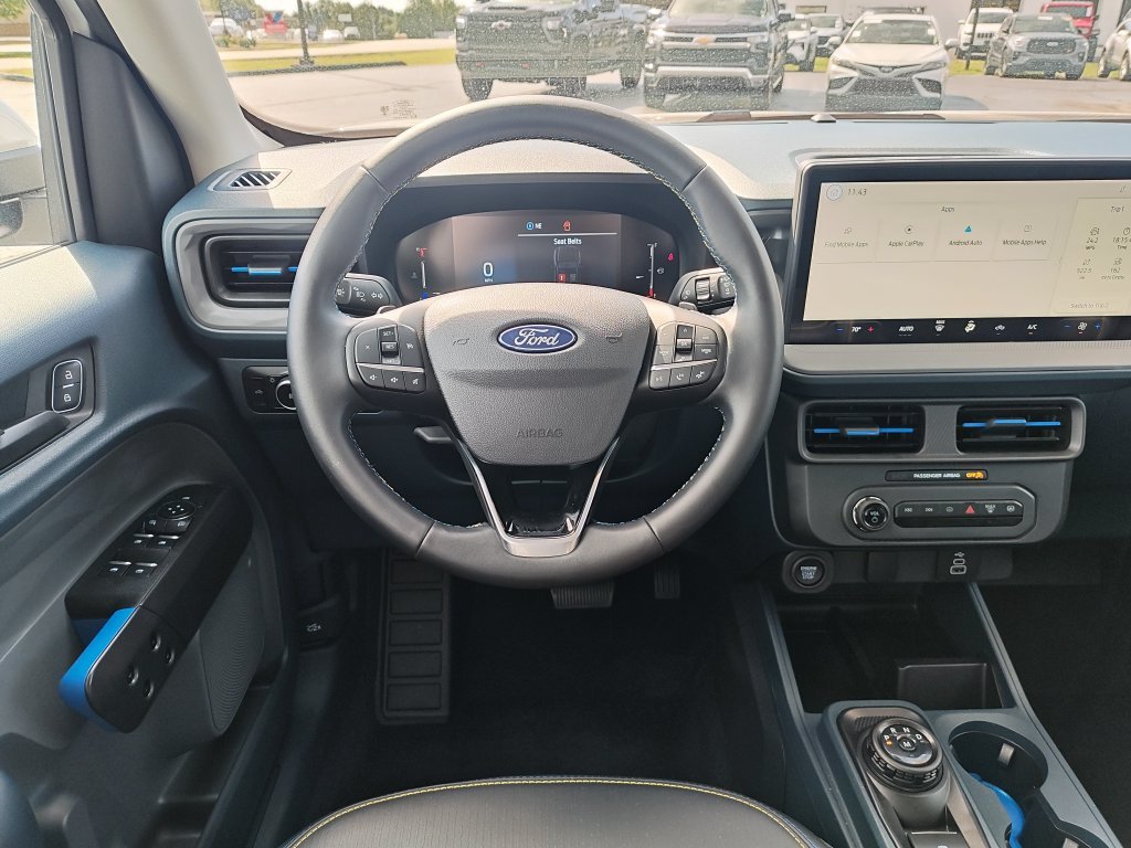 Used 2025 White Ford Lobo Standard image 16