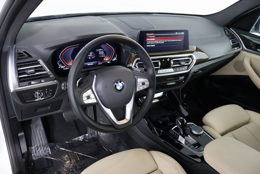 Used 2024 White BMW sDrive30i image 7