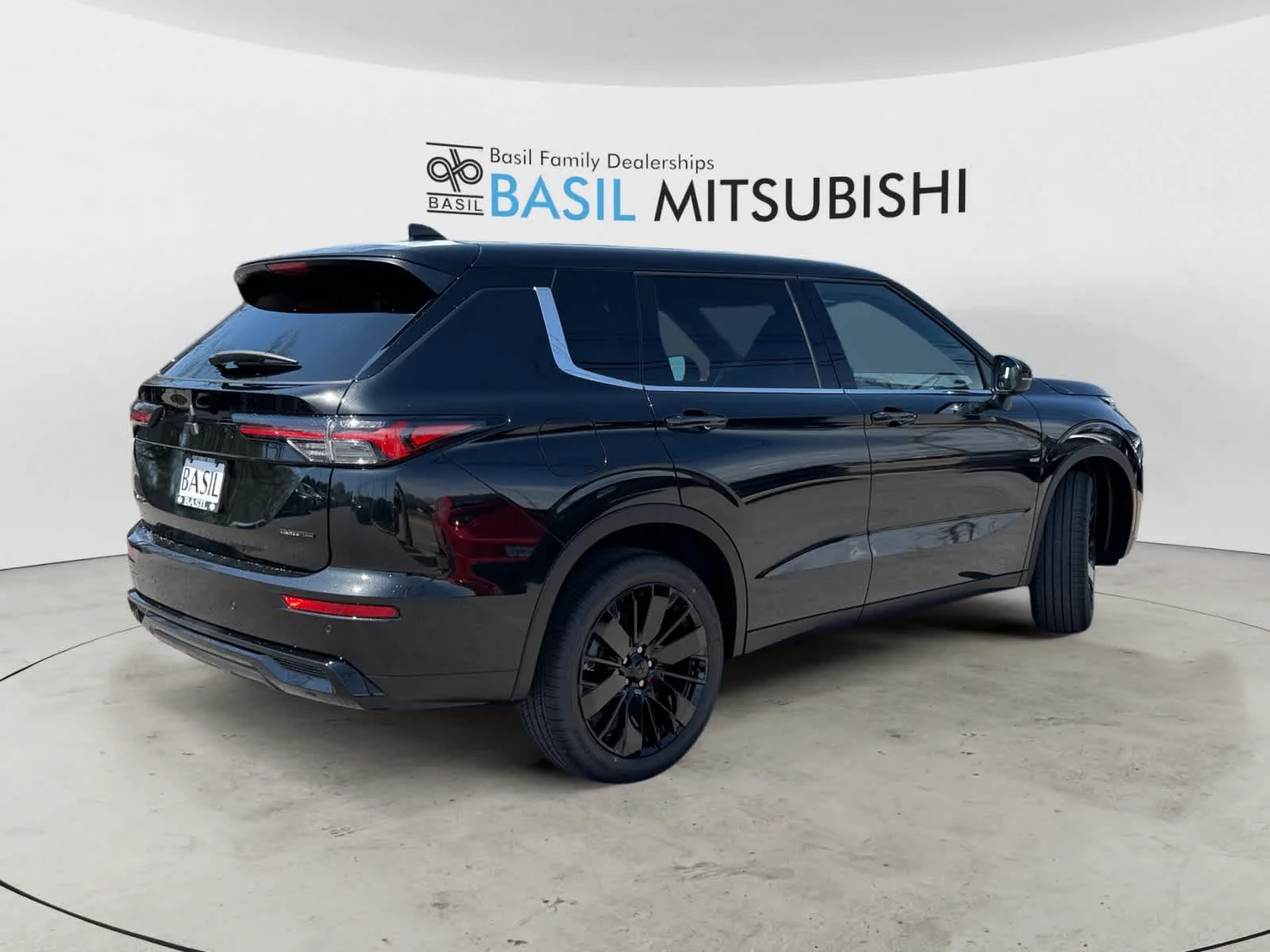 New 2026 Black Diamond Mitsubishi LE image 5