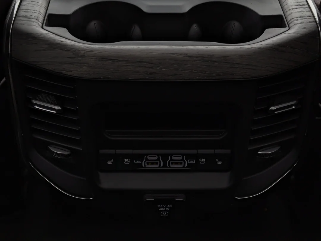 New 2026 Black RAM Limited - - 4x4 - Night Ed - Pano Sunroof - Hurricane HO Turbo - 14.4 Screen & More! image 31