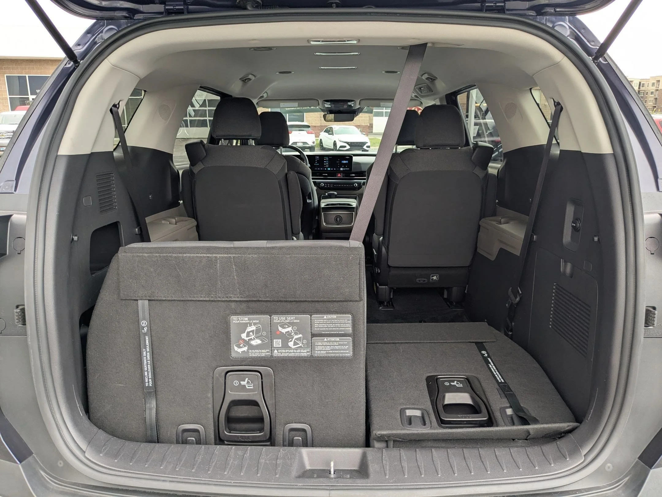 Used 2025 Deep Chroma Blue Kia LX image 30