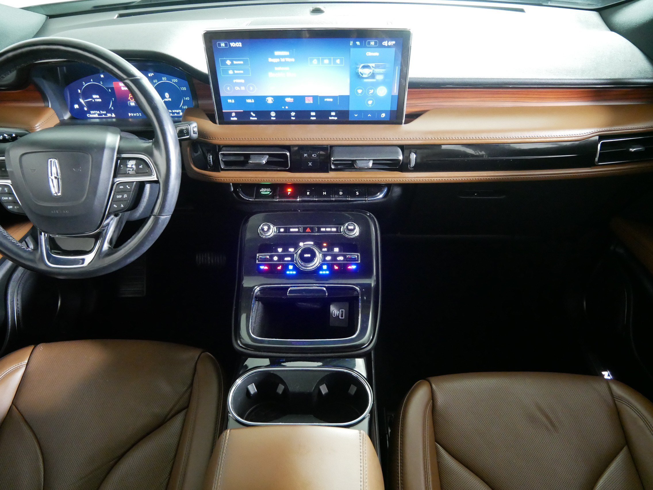 Used 2022 Ceramic Pearl Metallic Tinted Clearcoat Lincoln Reserve image 10