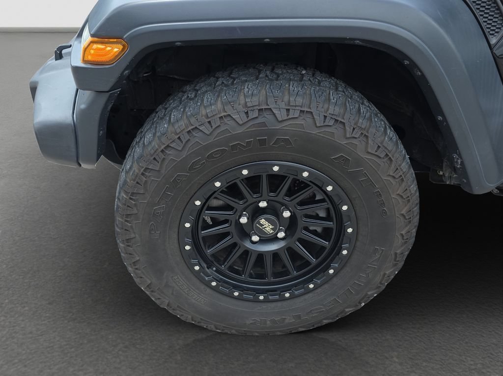 Used 2018 Black Jeep Sport S 4x4 image 4