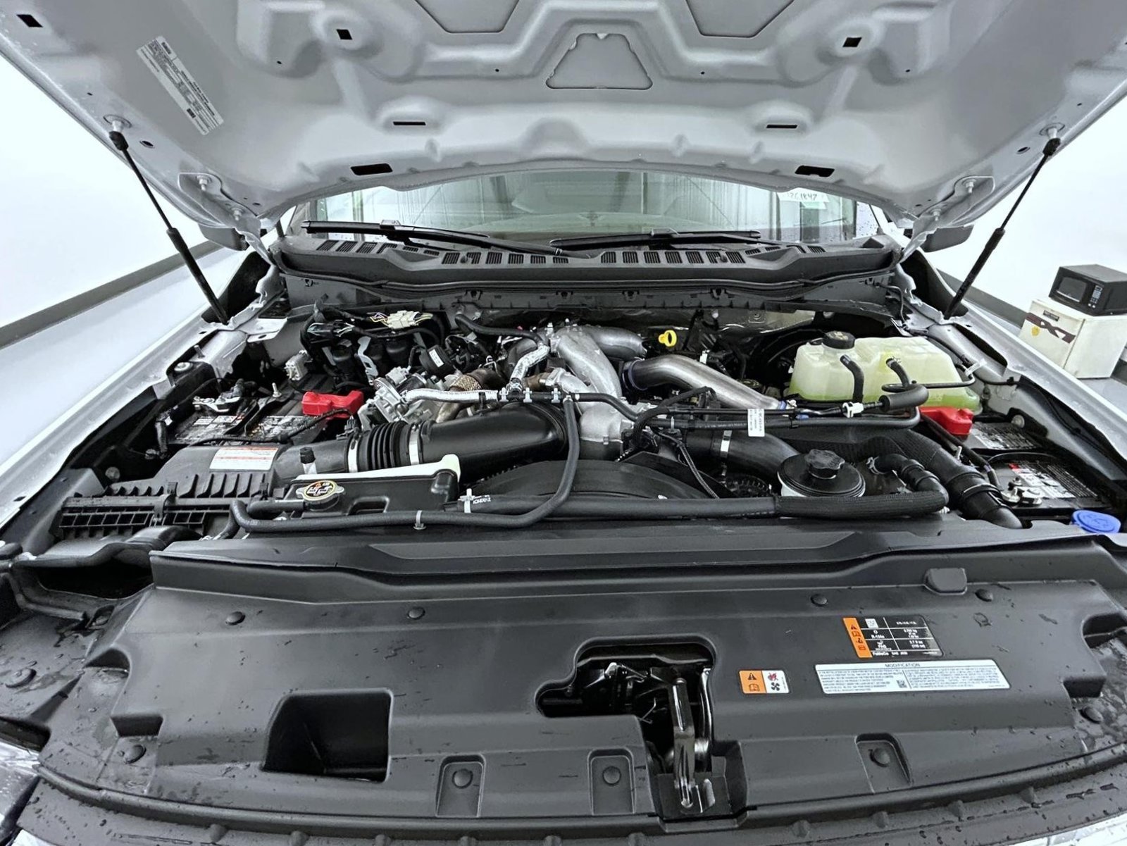 New 2026 Oxford White Ford XLT image 25