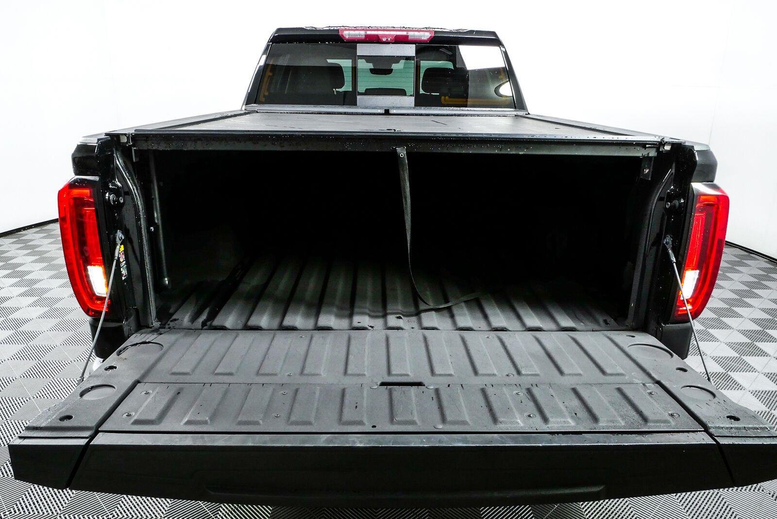 Used 2023 Onyx Black GMC Denali image 31