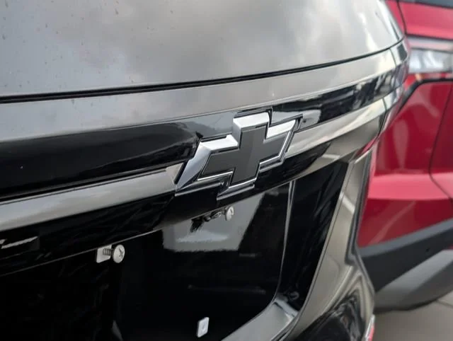New 2026 Mosaic Black Metallic Chevrolet Z71 image 12