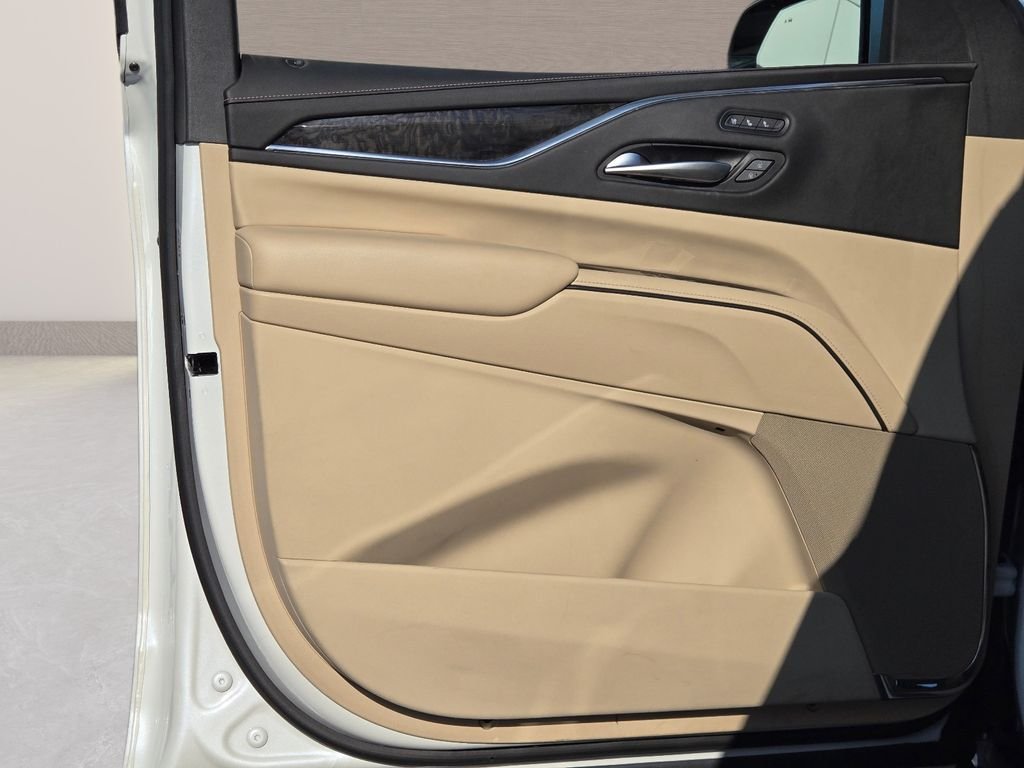 Used 2023 White Cadillac Premium Luxury image 25