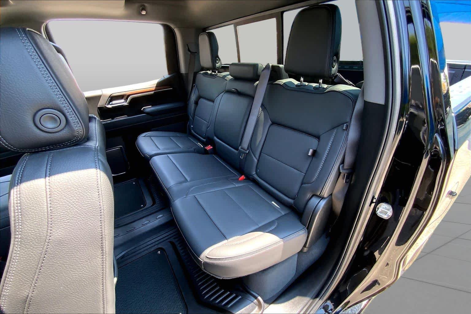 Used 2024 Onyx Black GMC Denali image 21