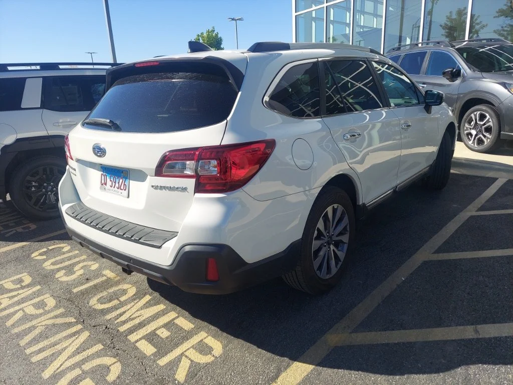 Used 2019 White Subaru 2.5i image 10