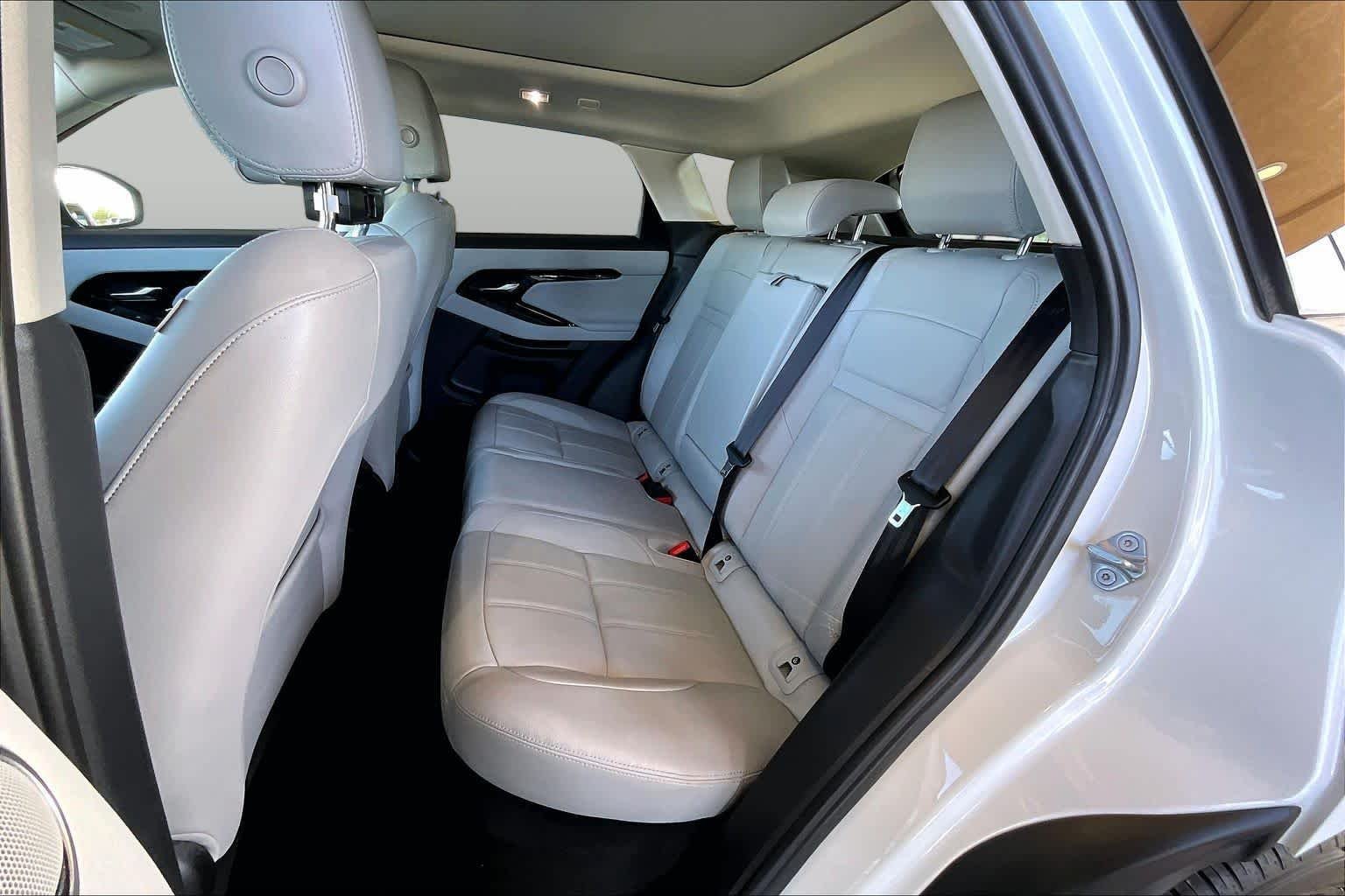 Used 2024 Fuji White Land Rover Core S image 21