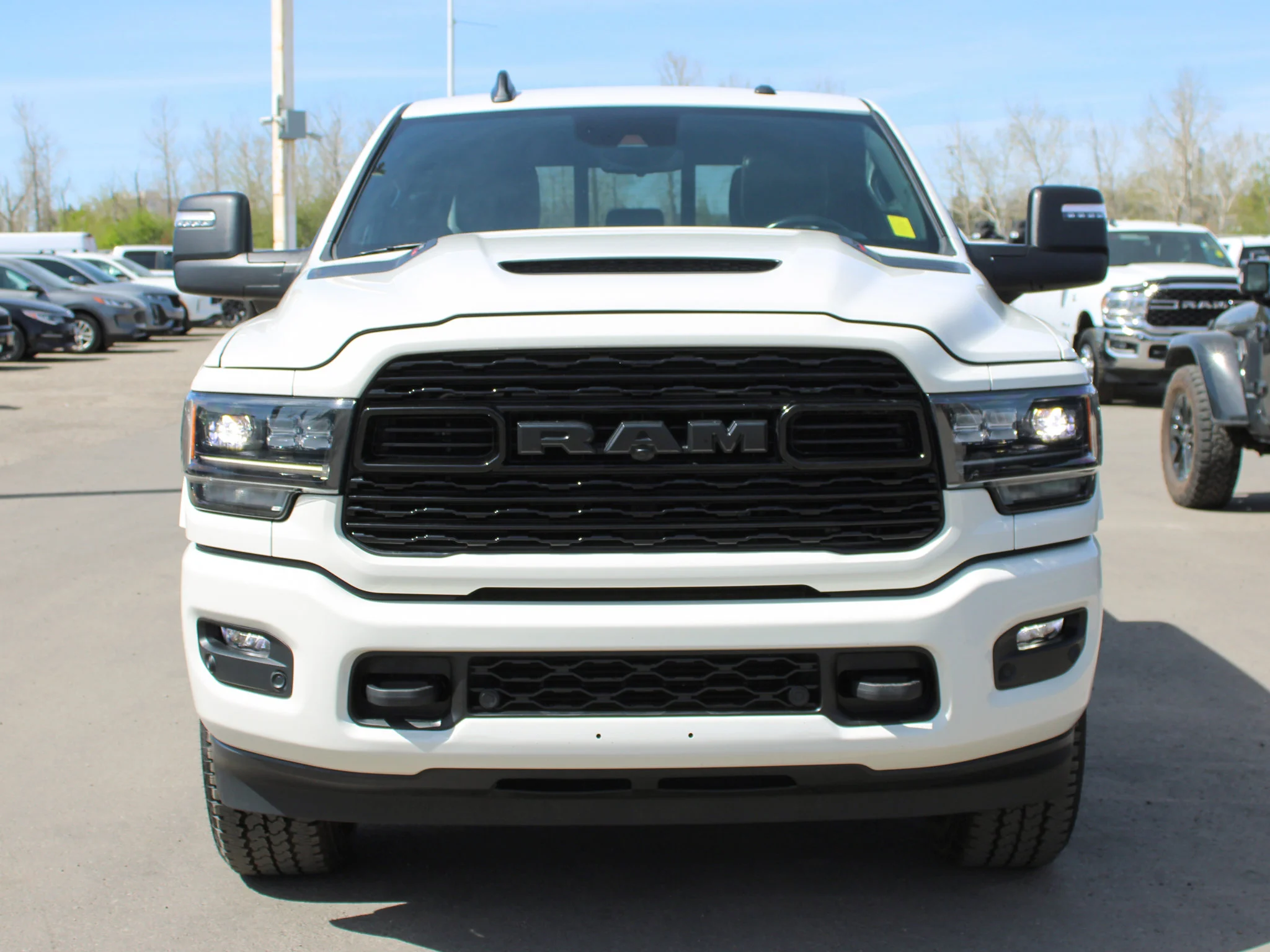 Certified Used 2024 White RAM Limited * Cummins Diesel | Night Edition | 5th Wheel & Gooseneck | Apple CarPlay | Adaptive Cruise image 10