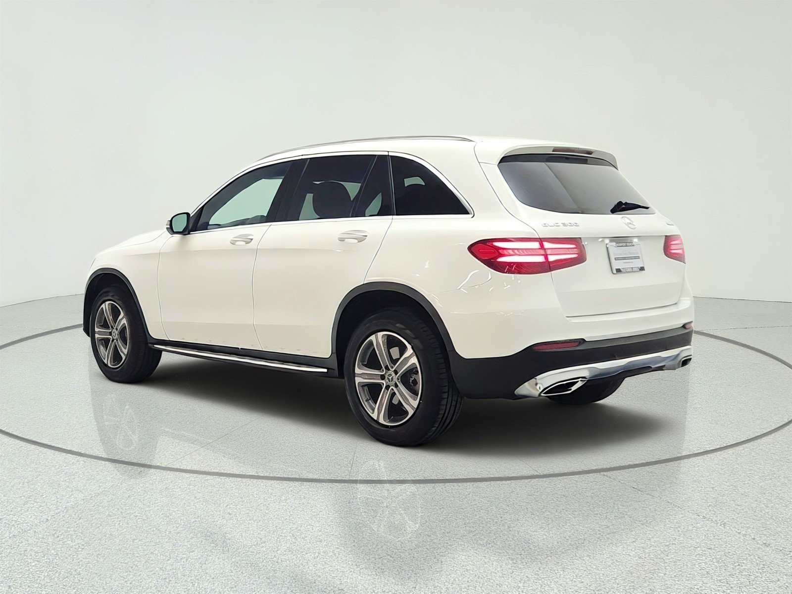Used 2019 Polar White Mercedes-Benz GLC 300 4MATIC® SUV image 7