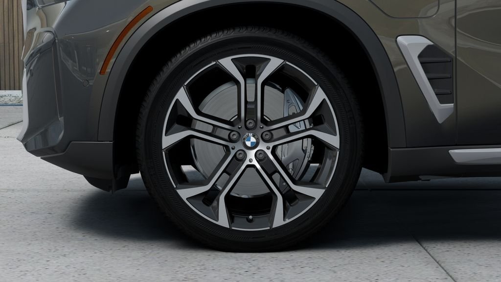 New 2026 Dravit Grey Metallic BMW xDrive50e image 31