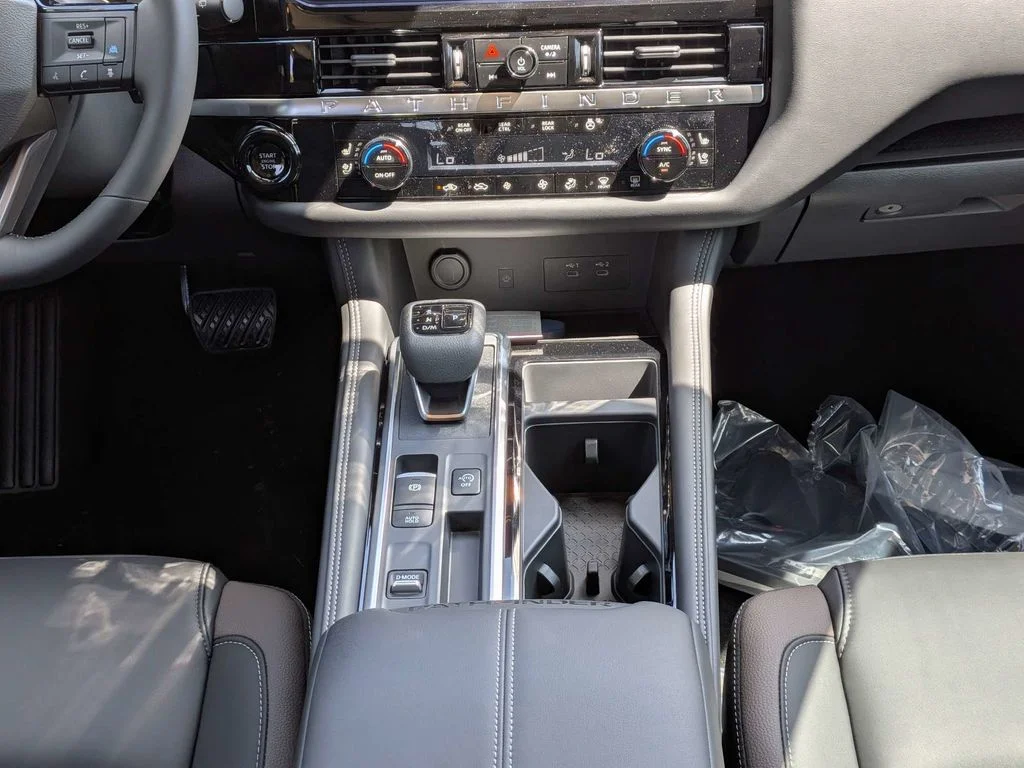 New 2026 Black Nissan Platinum image 18