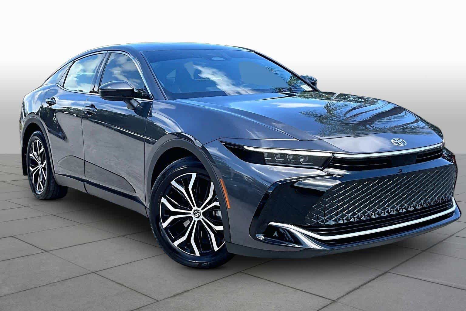 Used 2023 Magnetic Gray Metallic Toyota Limited image 3