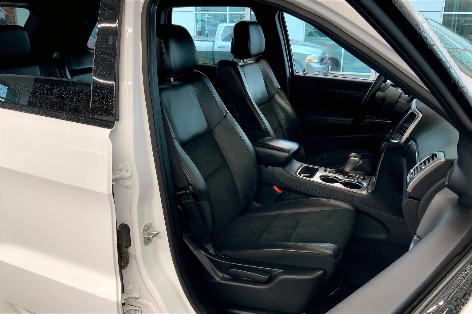 Used 2018 Bright White Clearcoat Jeep Altitude image 9