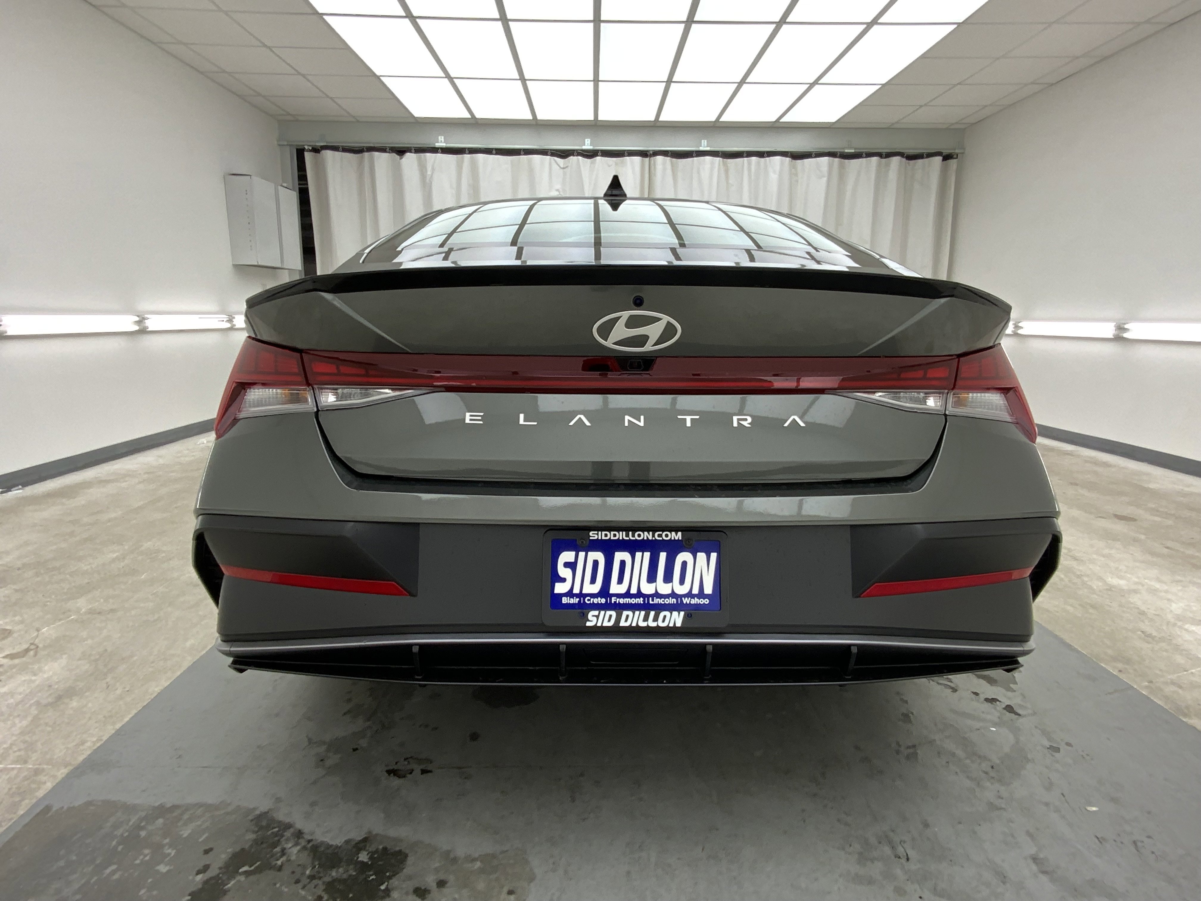 New 2026 Amazon Gray Hyundai SEL Sport Premium image 4