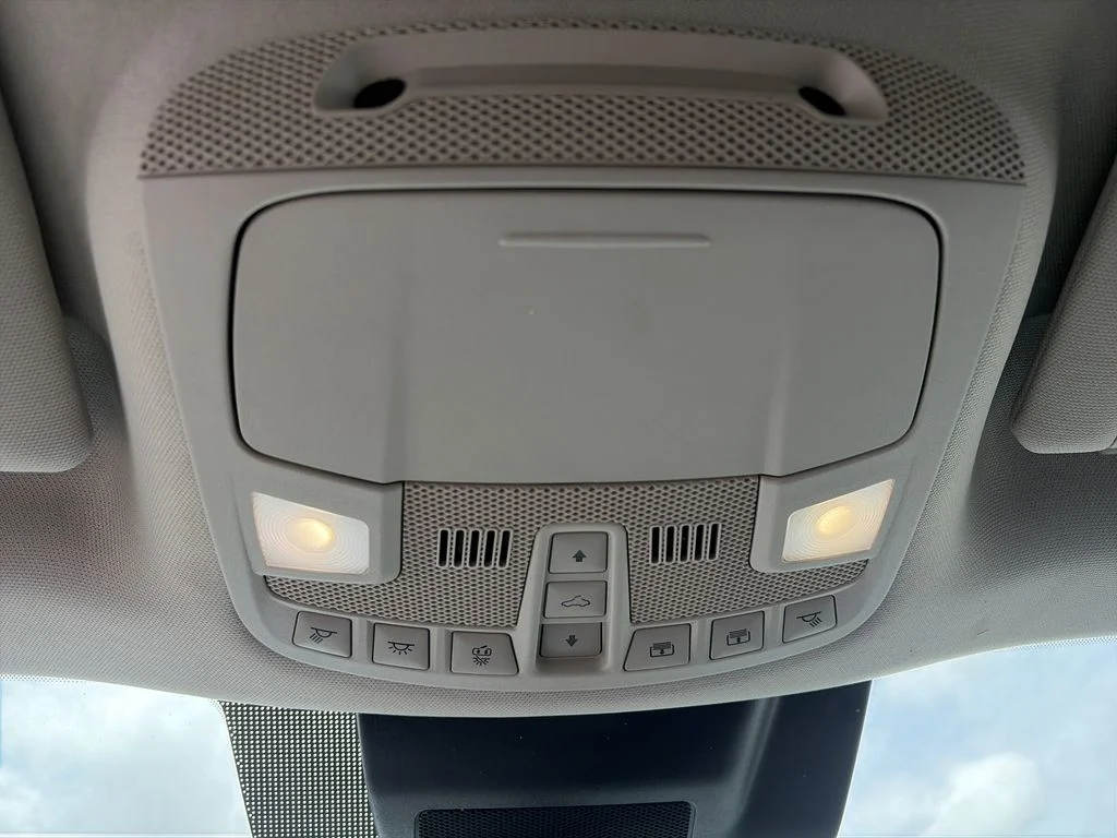 Used 2021 White Ford Platinum image 28