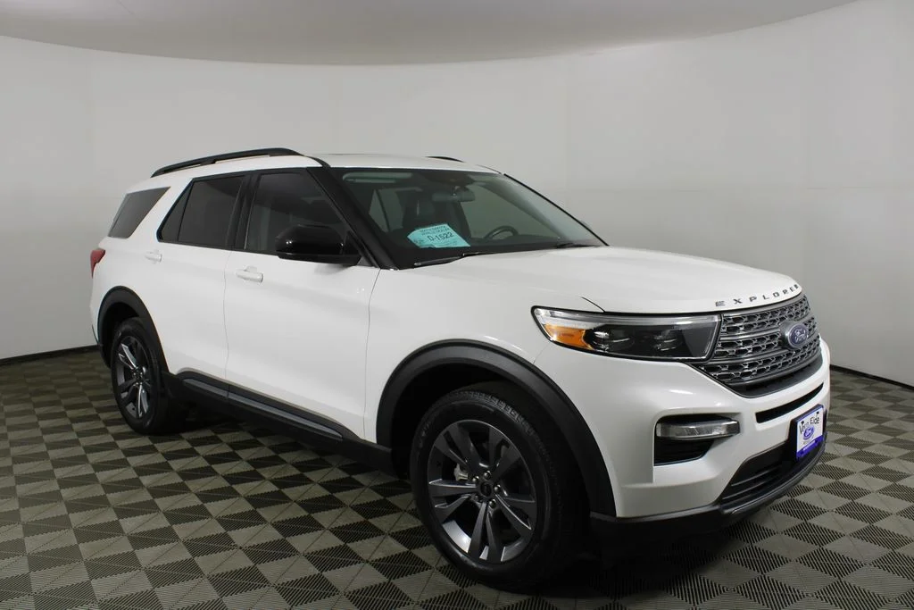 2023 Ford Explorer XLT 4WD's photo
