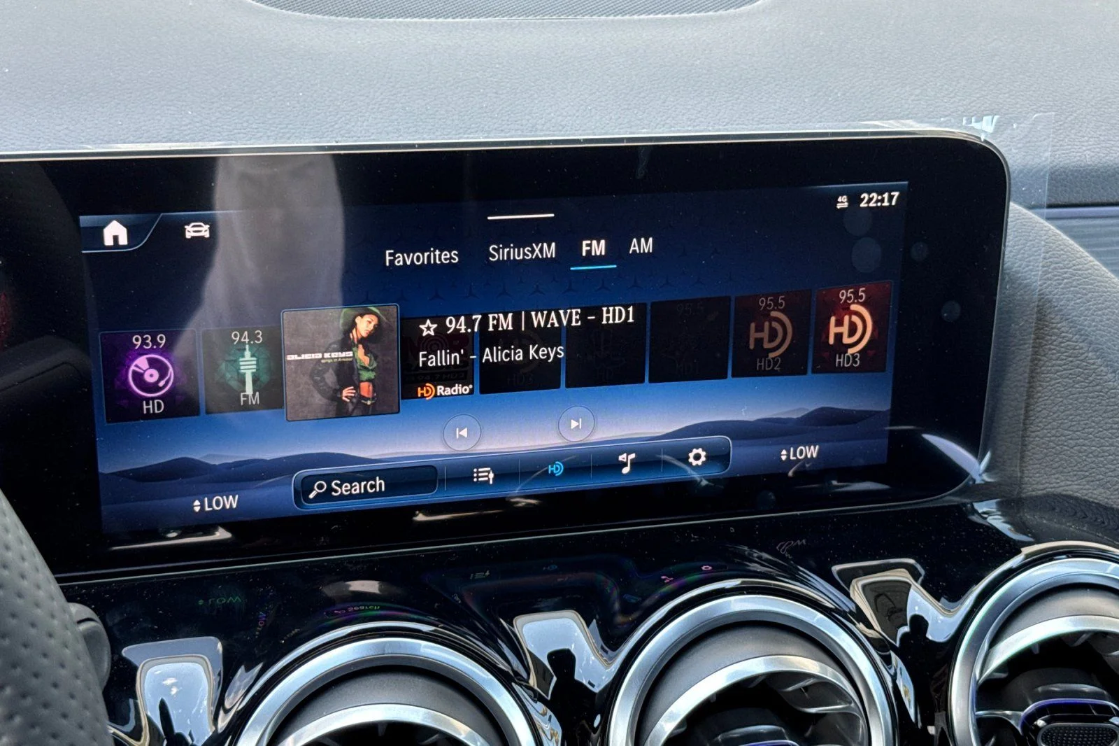 New 2026 MANUFAKTUR Patagonia Red Metallic Mercedes-Benz GLA 250 image 15