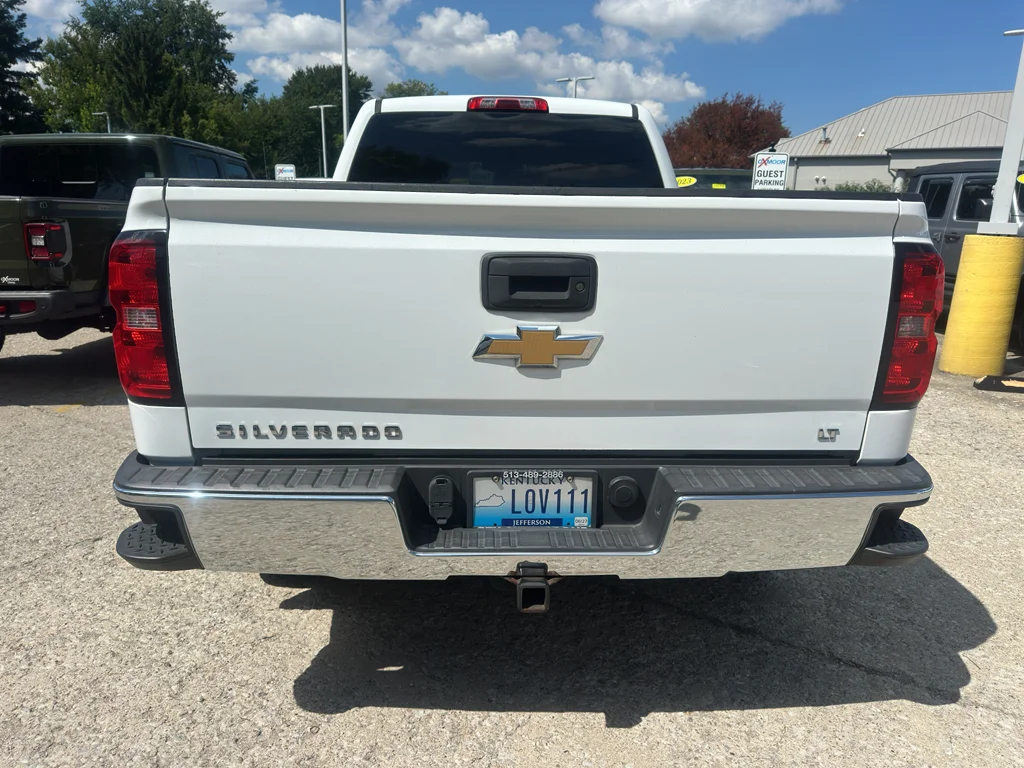 Used 2016 Summit White Chevrolet LT image 3