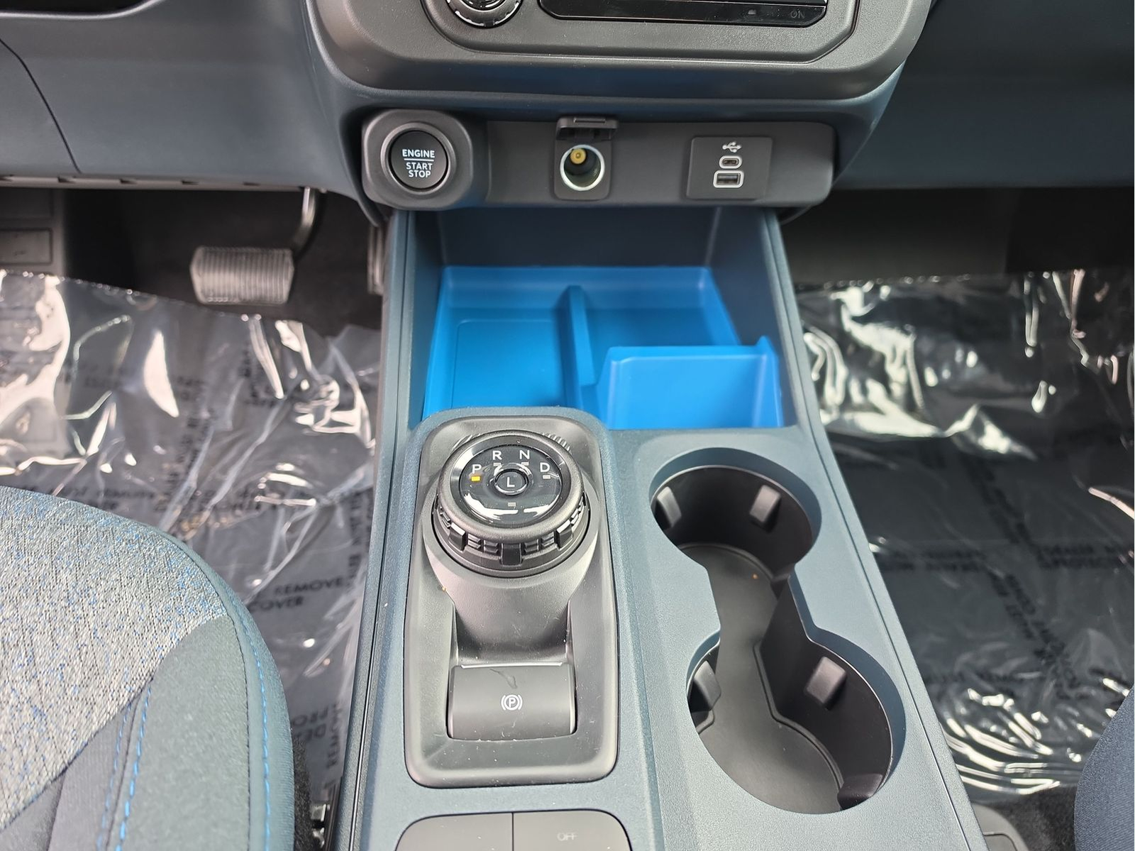 New 2026 Carbonized Gray Metallic Ford XLT image 11