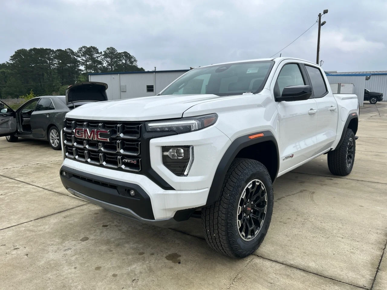 2026 GMC Canyon 4WD AT4 Crew Cab Short Box's photo