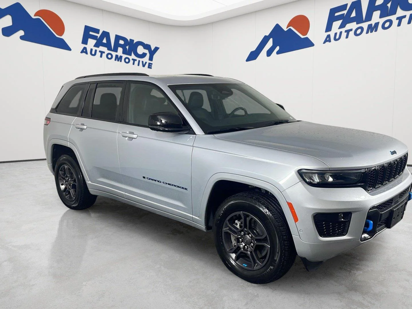 Used 2024 Silver Zynith Jeep Anniversary Edition image 5