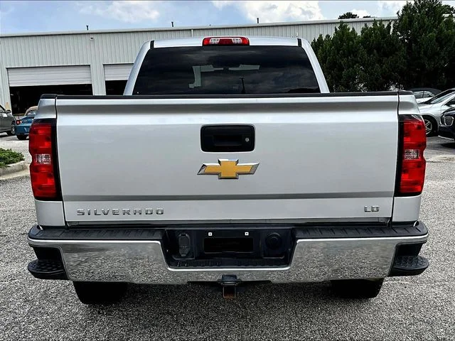 Used 2019 Silver Chevrolet LT image 5