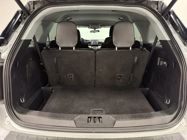 Used 2024 Silver Ford XLT image 30