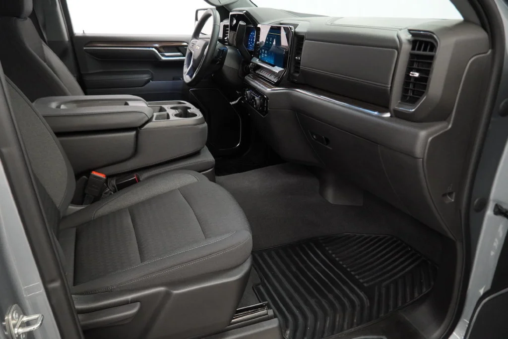 Used 2023 STERLING GRAY METALLIC Chevrolet LT image 40