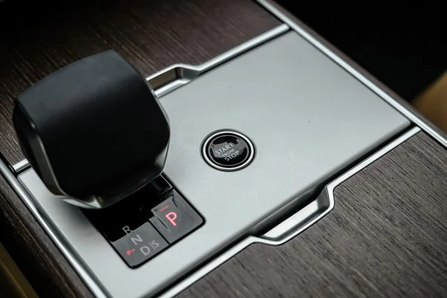 2026 Land Rover Range Rover SE - Photo 24