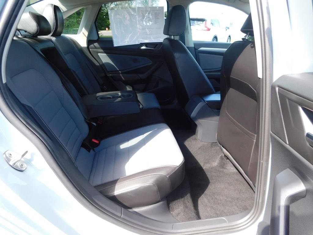 Used 2025 Monterey Blue Volkswagen 1.5T SE image 21