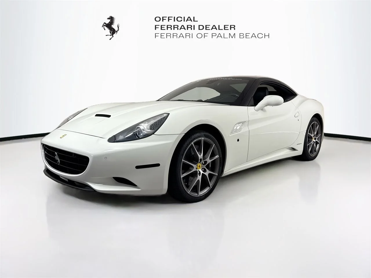 Used 2010 Bianco Avus Ferrari Base image 3