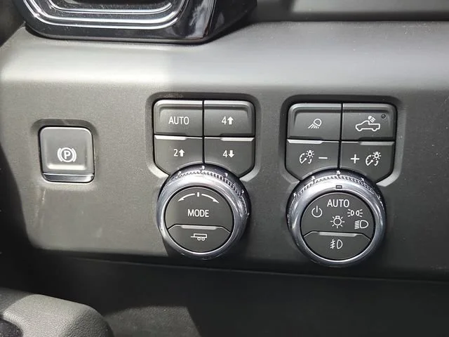 2026 GMC Sierra 1500 AT4 - Photo 9
