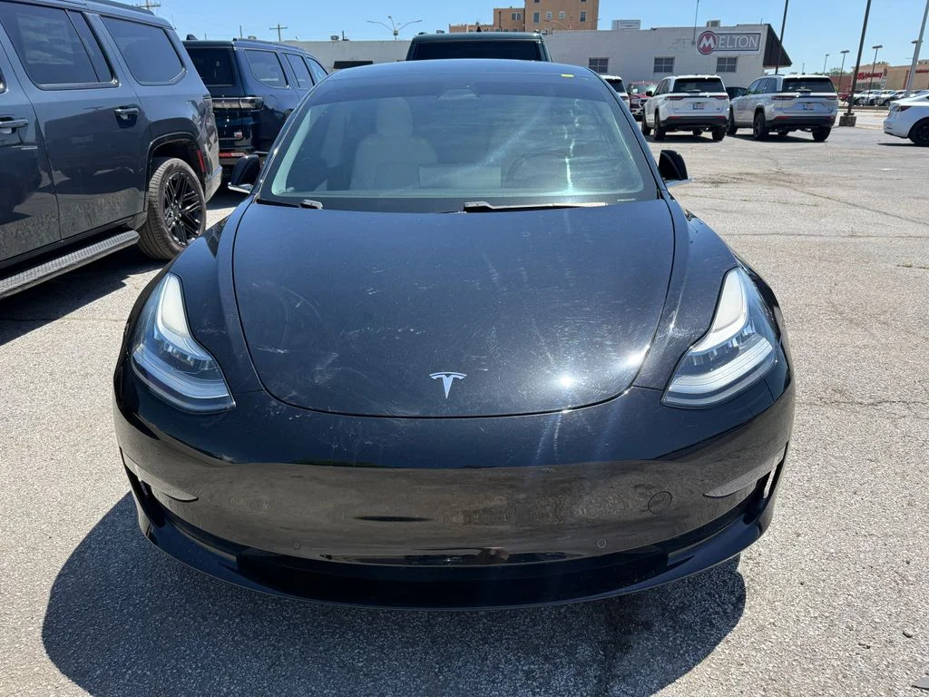 Used 2019 Black Tesla Standard Range Plus image 10