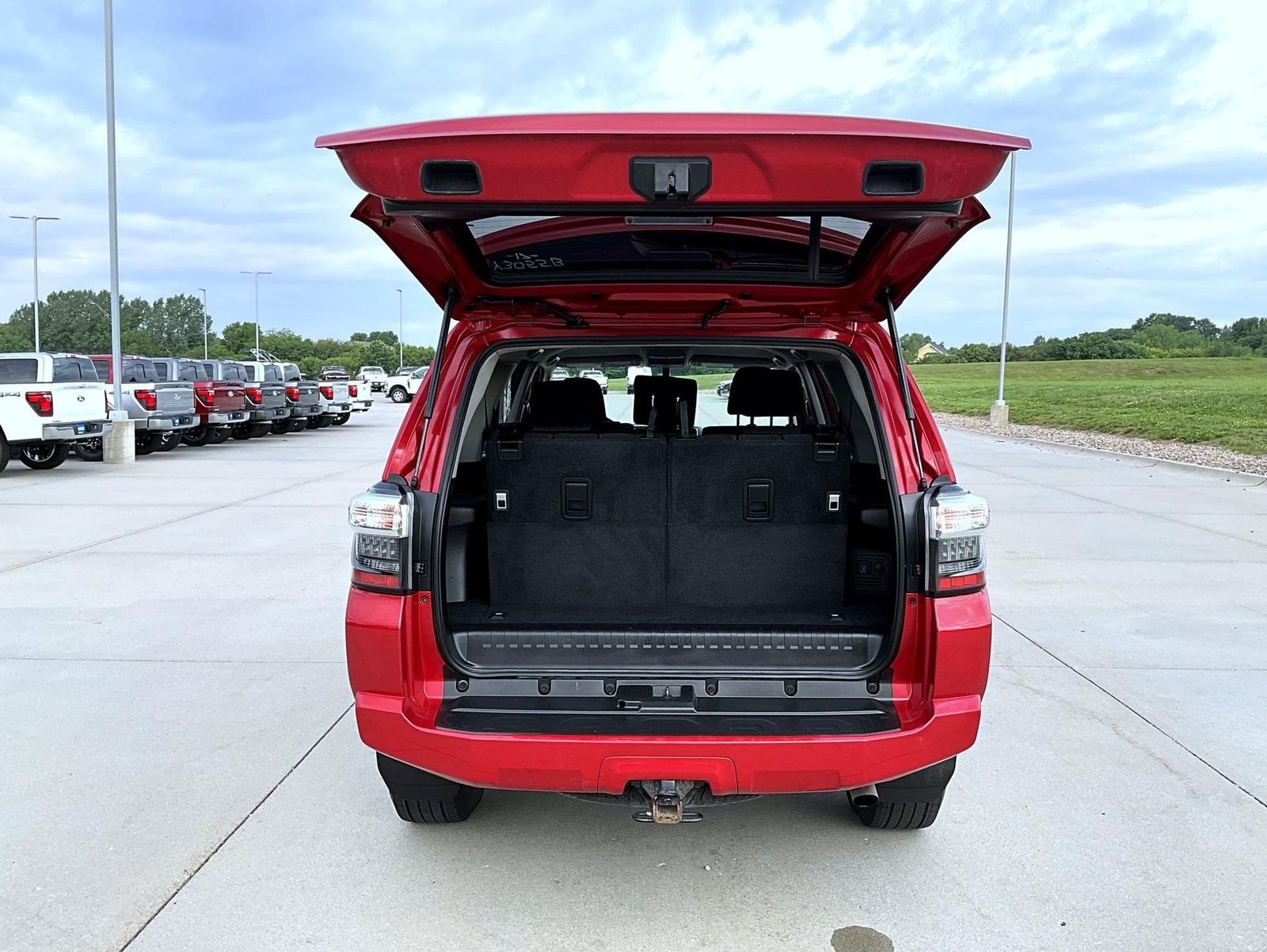 Used 2017 Red Toyota SR5 image 22